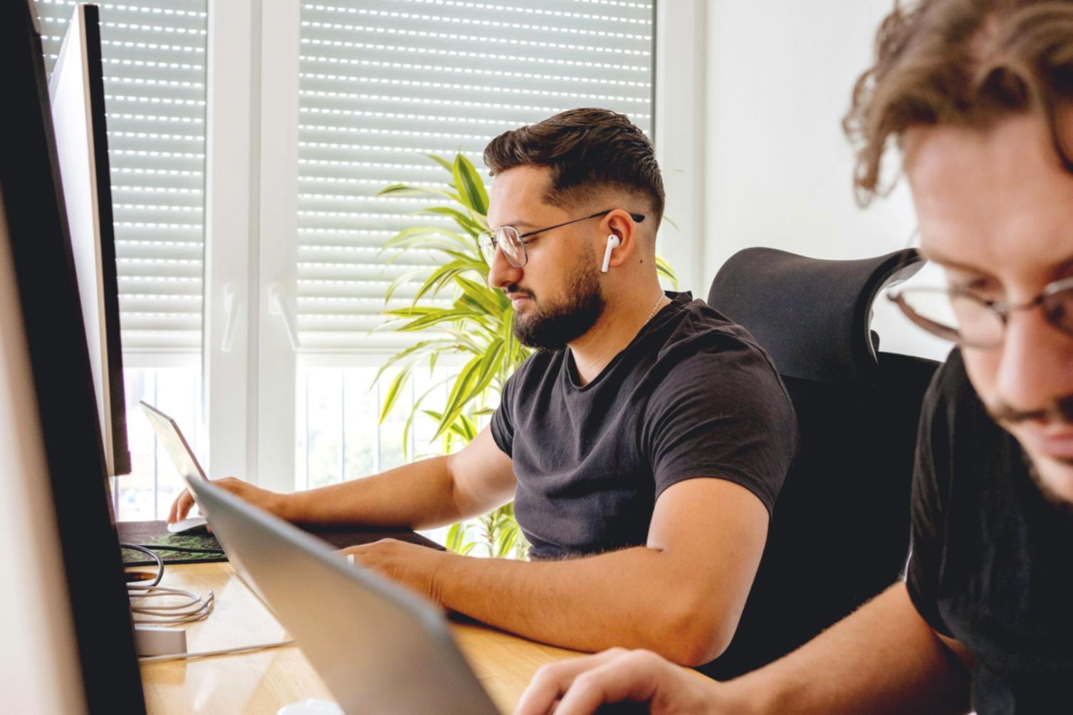 Erfolgreiche Verhandlung zwischen Studierenden und Unternehmen